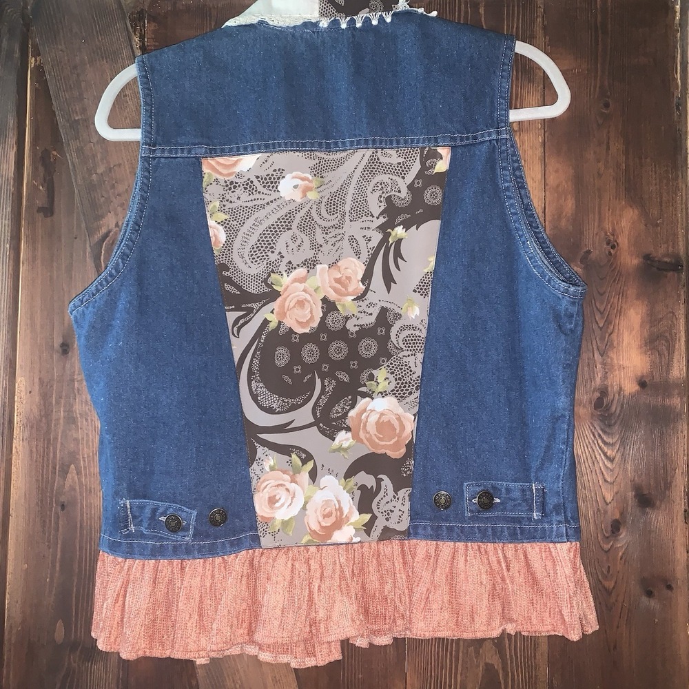 Taylor G‎ Dallas Women's Denim Vest Embroidered Ruffled Lace Buttons M-L See Pic - Picture 2 of 8